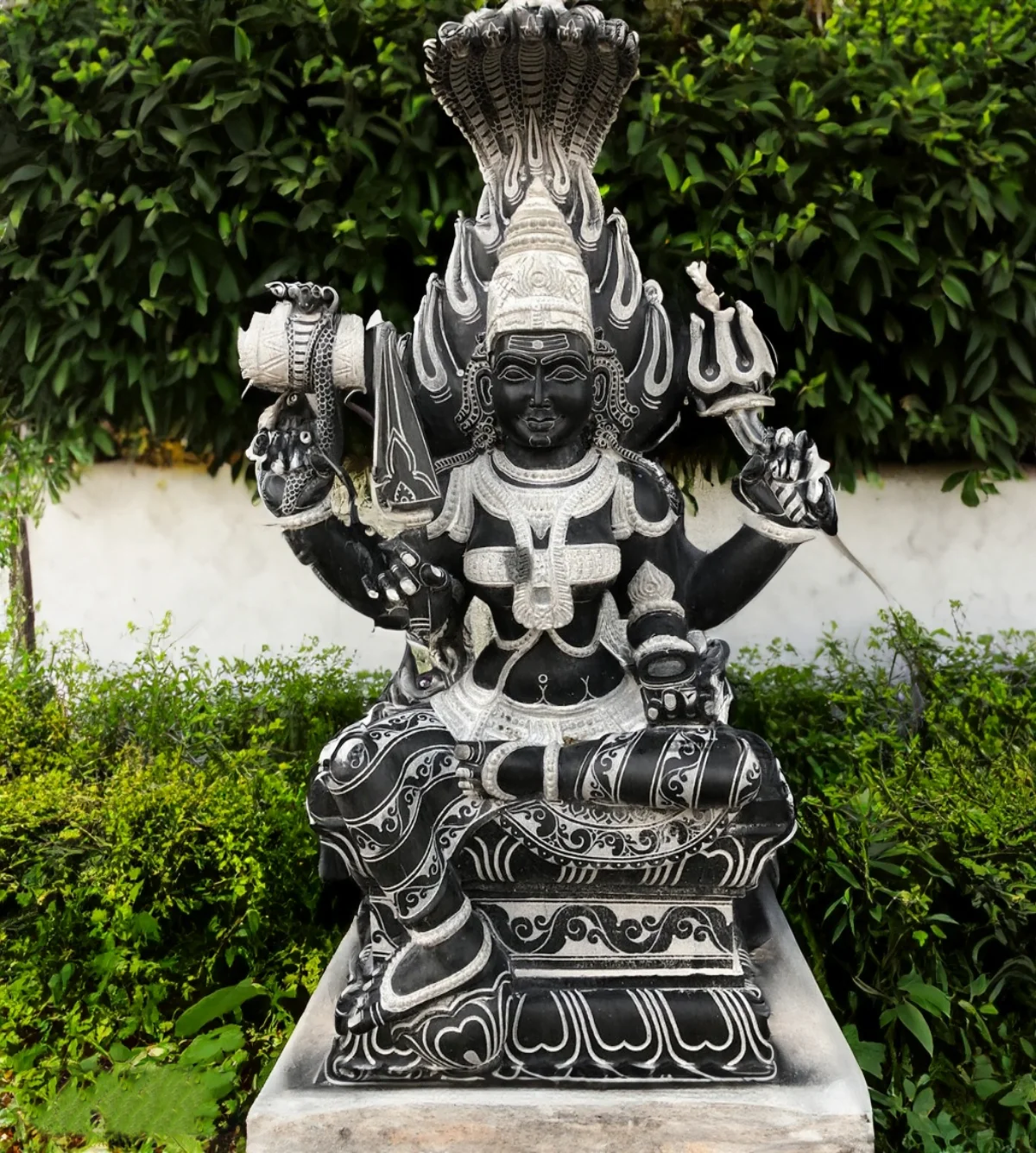 Lord Karumariamman 3ft | Granite Stone