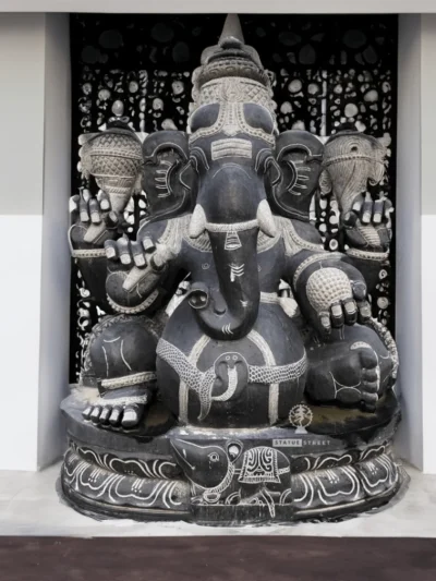Unique Design Ganesha (Vinayagar) Sculpture 5ft